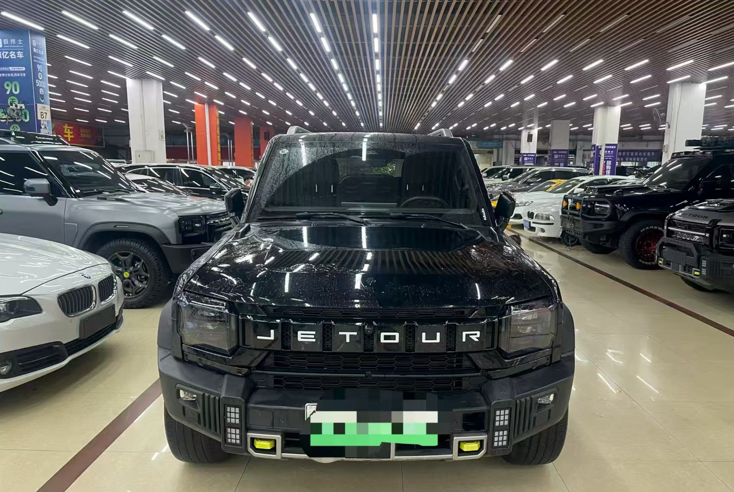 JETOUR T2 showroom model SUV available for export from China